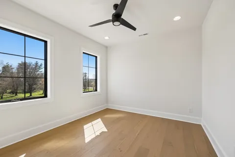 $999,999 | 124 Mitford Lane, Unit 10, Spring Hill, TN 37179