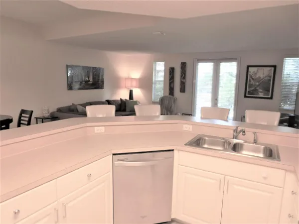 $3,800 | 1900 Oceanwalk Lane, Unit 104, Lauderdale-by-the-Sea, FL 33062