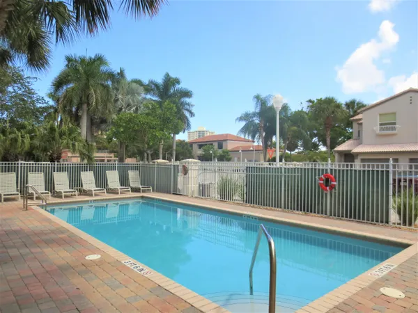 $3,800 | 1900 Oceanwalk Lane, Unit 104, Lauderdale-by-the-Sea, FL 33062