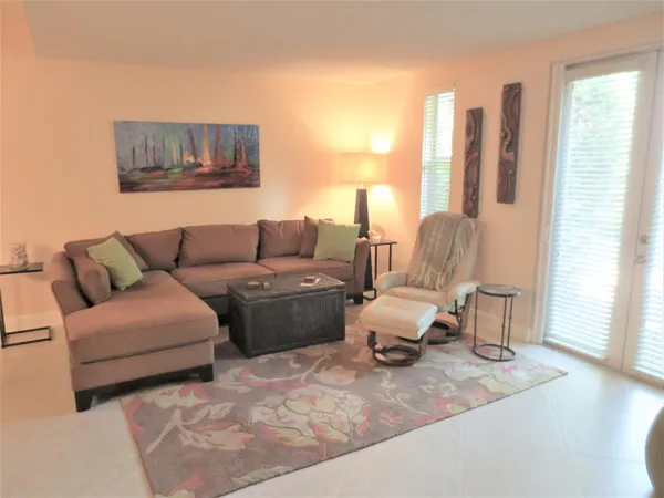$3,800 | 1900 Oceanwalk Lane, Unit 104, Lauderdale-by-the-Sea, FL 33062