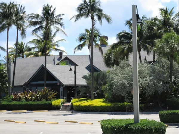 $3,800 | 1900 Oceanwalk Lane, Unit 104, Lauderdale-by-the-Sea, FL 33062