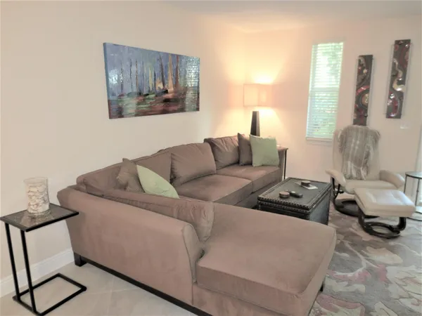 $3,800 | 1900 Oceanwalk Lane, Unit 104, Lauderdale-by-the-Sea, FL 33062