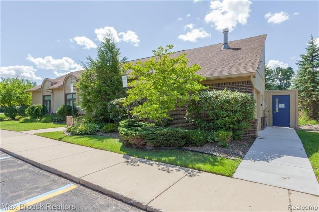 2223 Crystal Drive, Unit 24 Rochester Hills, MI 48309 - Photo 36 of 41