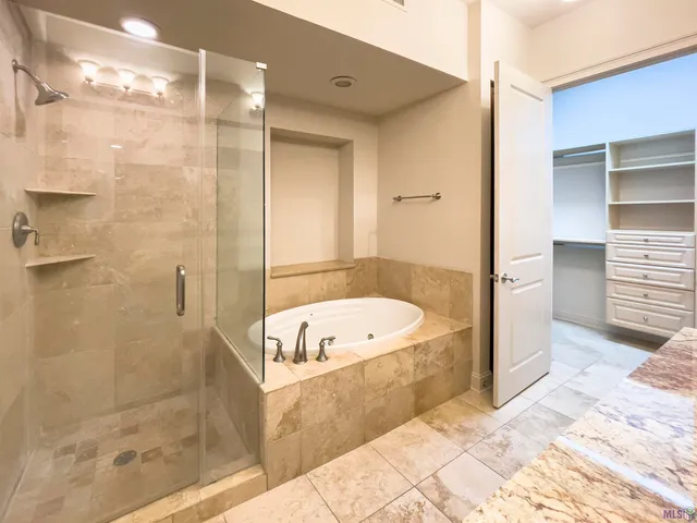 $3,300 | 998 Stanford Avenue, Unit 206, Baton Rouge, LA 70808