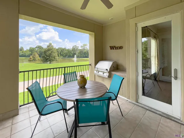 $3,300 | 998 Stanford Avenue, Unit 206, Baton Rouge, LA 70808