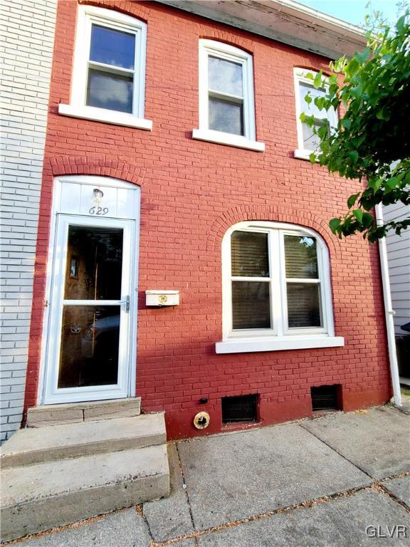 629 Spring Street Bethlehem, PA 18018 - Photo 1 of 11