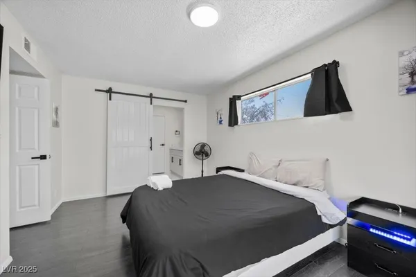 $2,900 | 2571 East Vegas Valley Drive, Las Vegas, NV 89121