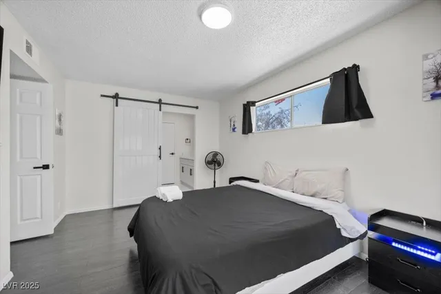 $2,900 | 2571 East Vegas Valley Drive, Las Vegas, NV 89121