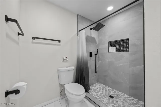 $2,900 | 2571 East Vegas Valley Drive, Las Vegas, NV 89121