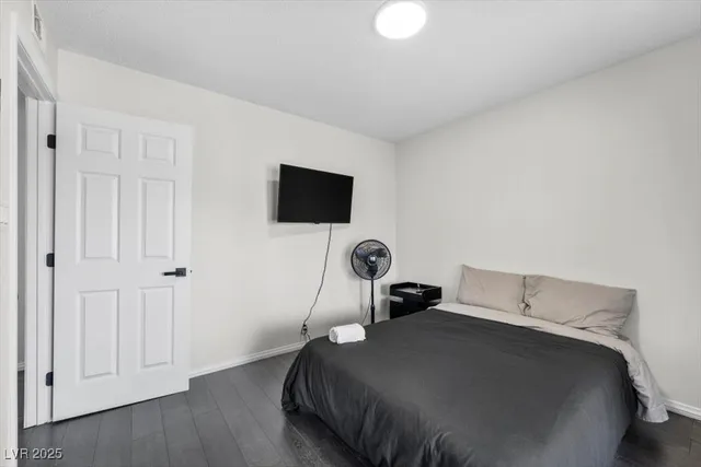 $2,900 | 2571 East Vegas Valley Drive, Las Vegas, NV 89121