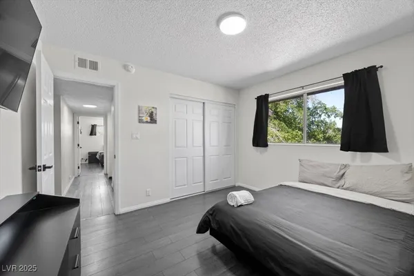 $2,900 | 2571 East Vegas Valley Drive, Las Vegas, NV 89121