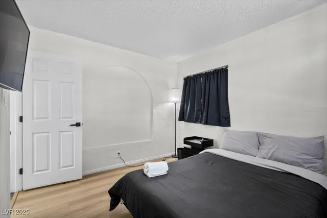 $2,900 | 2571 East Vegas Valley Drive, Las Vegas, NV 89121