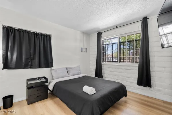 $2,900 | 2571 East Vegas Valley Drive, Las Vegas, NV 89121