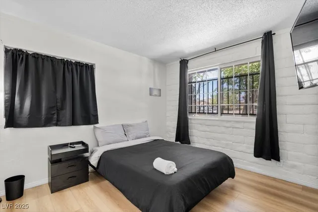 $2,900 | 2571 East Vegas Valley Drive, Las Vegas, NV 89121