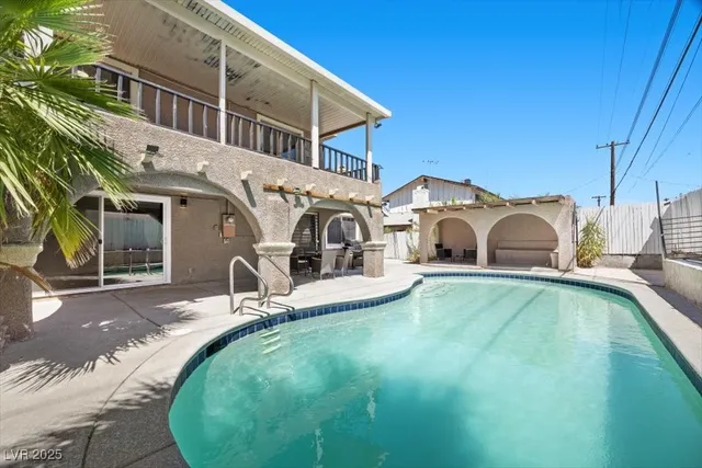 $2,900 | 2571 East Vegas Valley Drive, Las Vegas, NV 89121