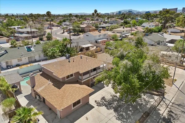 $2,900 | 2571 East Vegas Valley Drive, Las Vegas, NV 89121