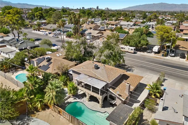 $2,900 | 2571 East Vegas Valley Drive, Las Vegas, NV 89121