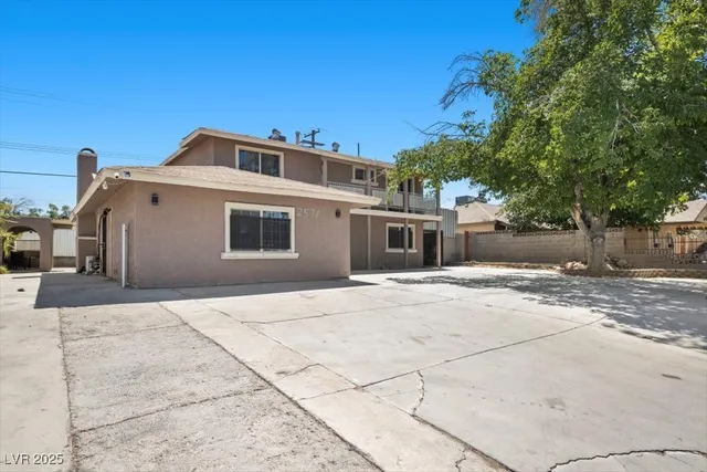 $2,900 | 2571 East Vegas Valley Drive, Las Vegas, NV 89121
