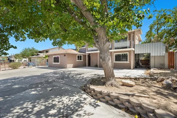 $2,900 | 2571 East Vegas Valley Drive, Las Vegas, NV 89121