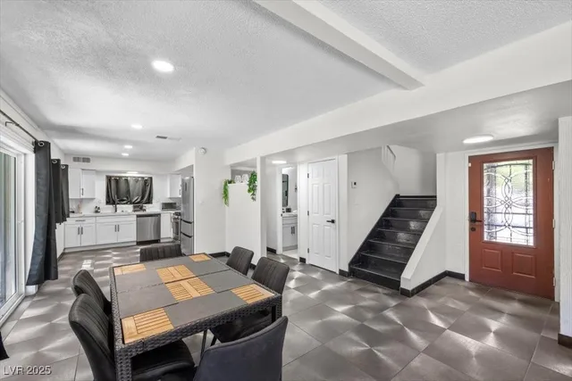 $2,900 | 2571 East Vegas Valley Drive, Las Vegas, NV 89121