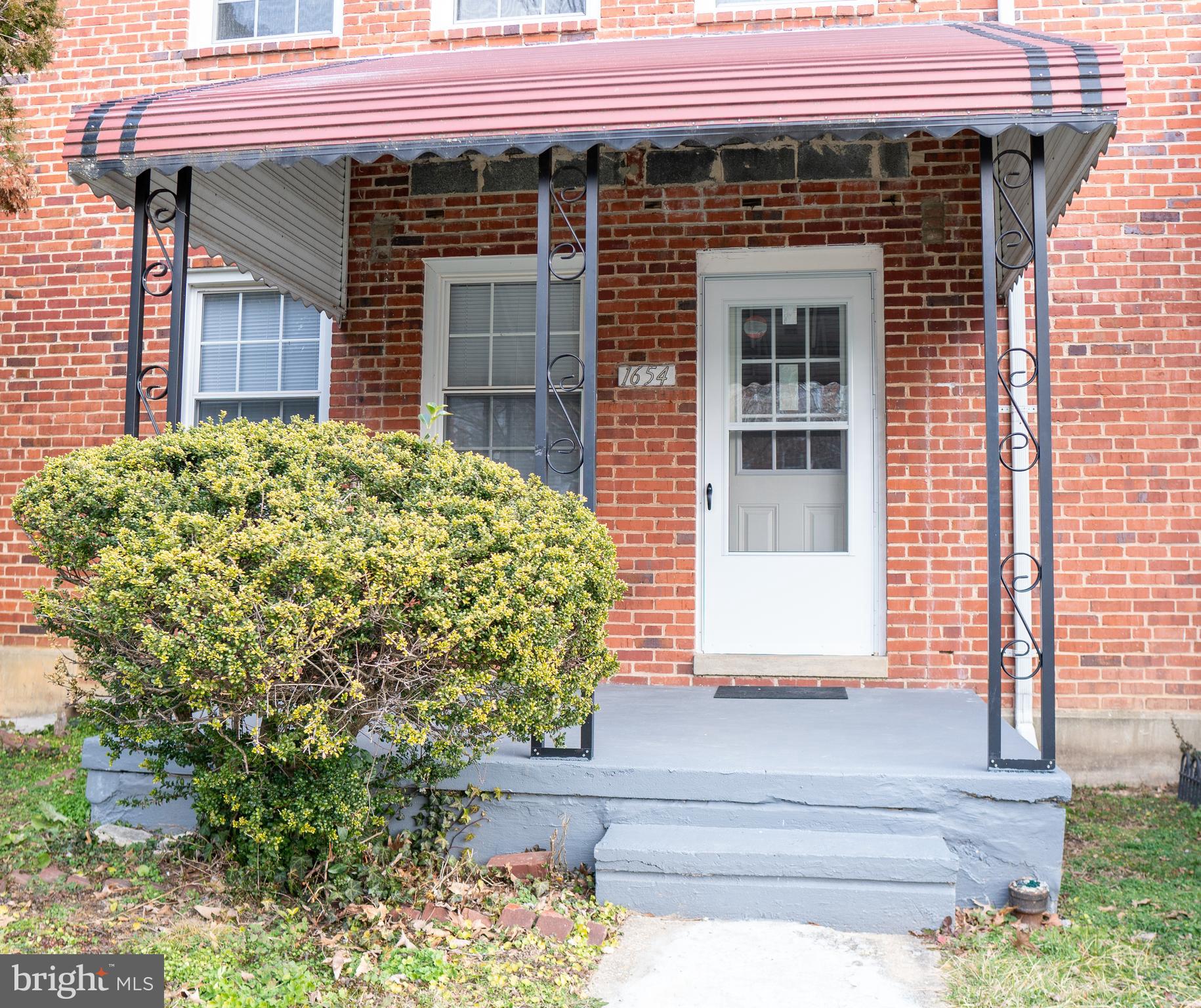 1654 Ramblewood Road Baltimore, MD 21239 - Photo 2 of 46