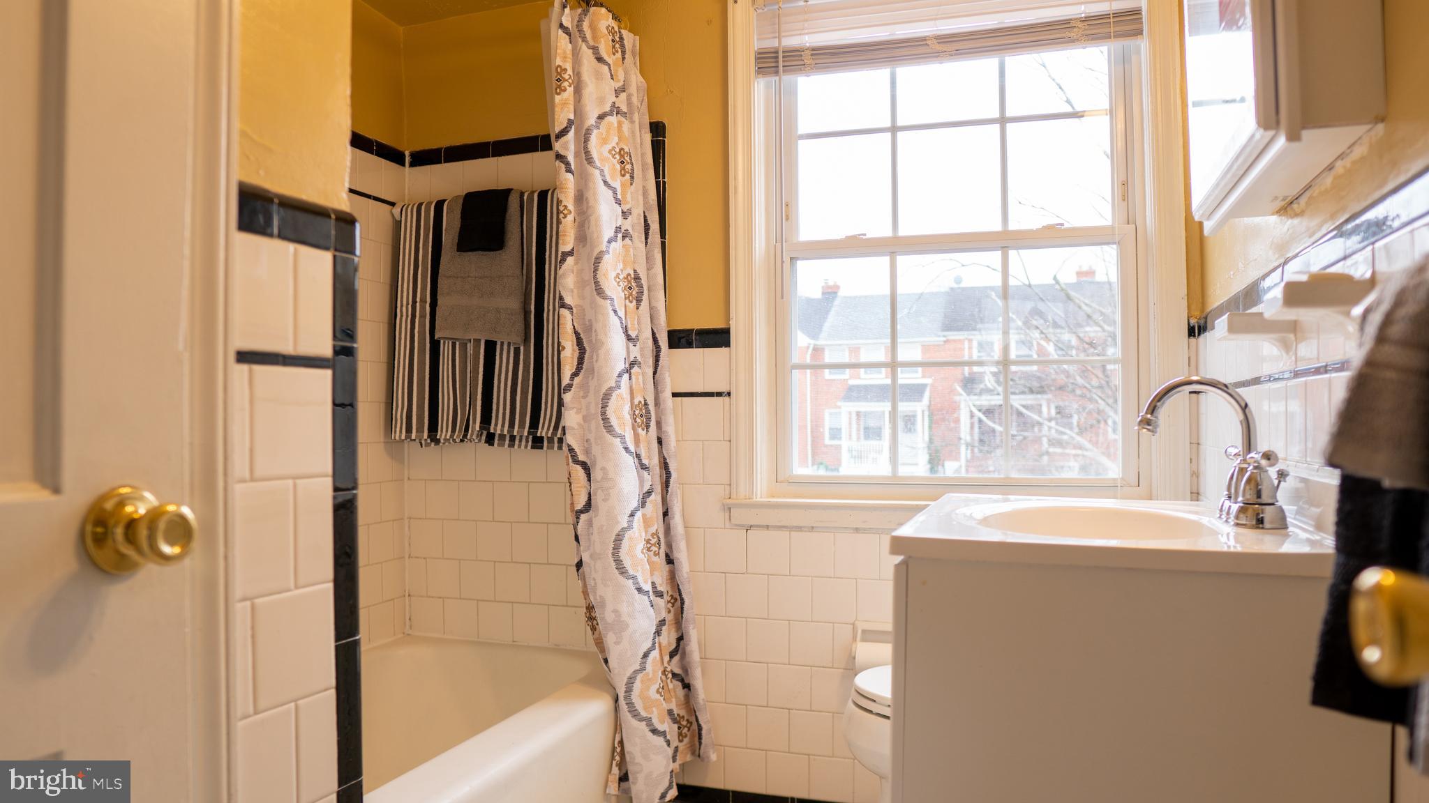 1654 Ramblewood Road Baltimore, MD 21239 - Photo 18 of 46