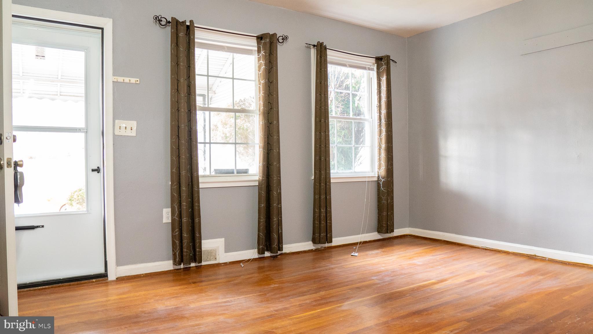 1654 Ramblewood Road Baltimore, MD 21239 - Photo 5 of 46