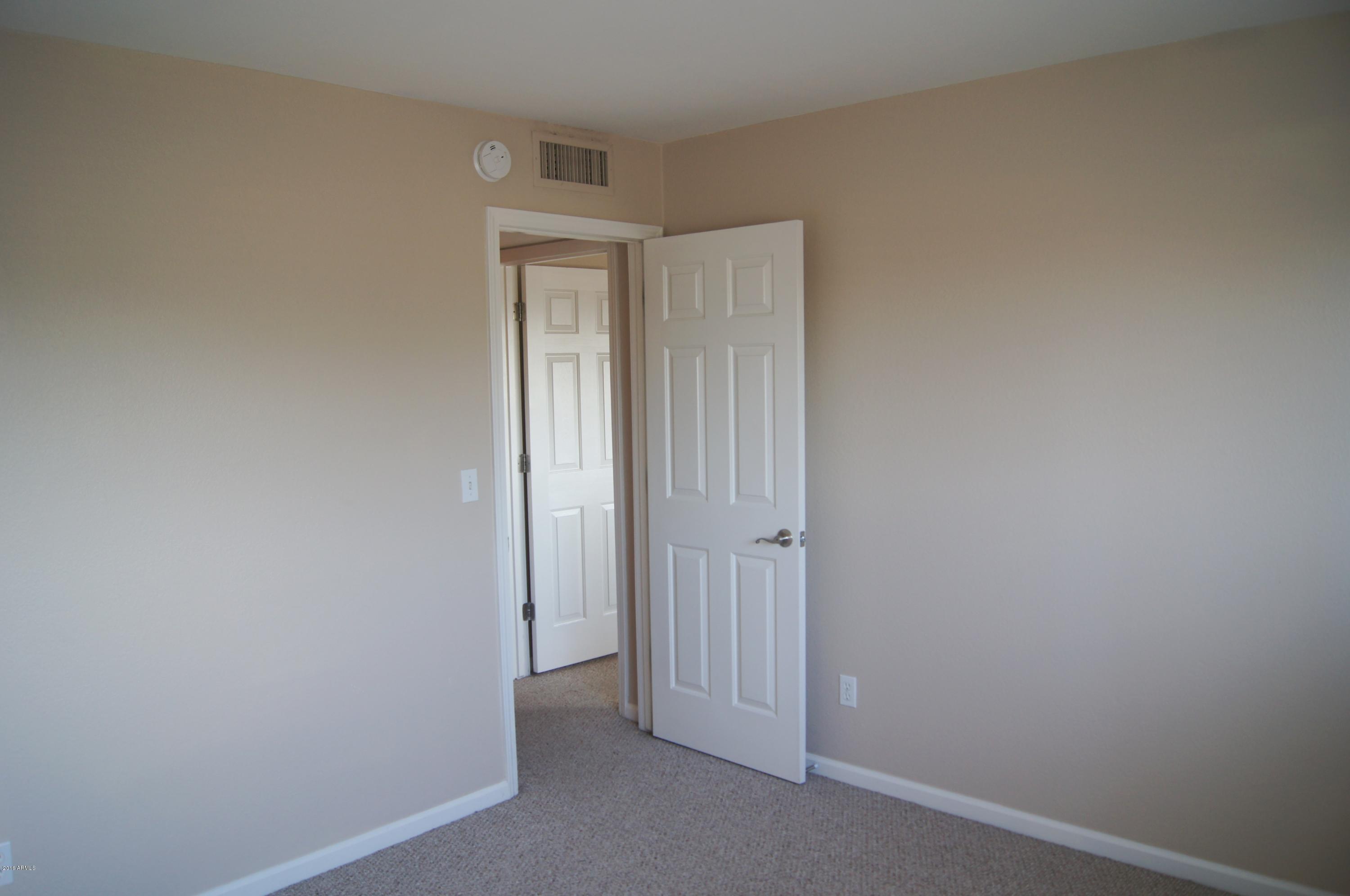 5401 East Thomas Road, Unit 2011 Phoenix, AZ 85018 - Photo 9 of 12 DSC01359