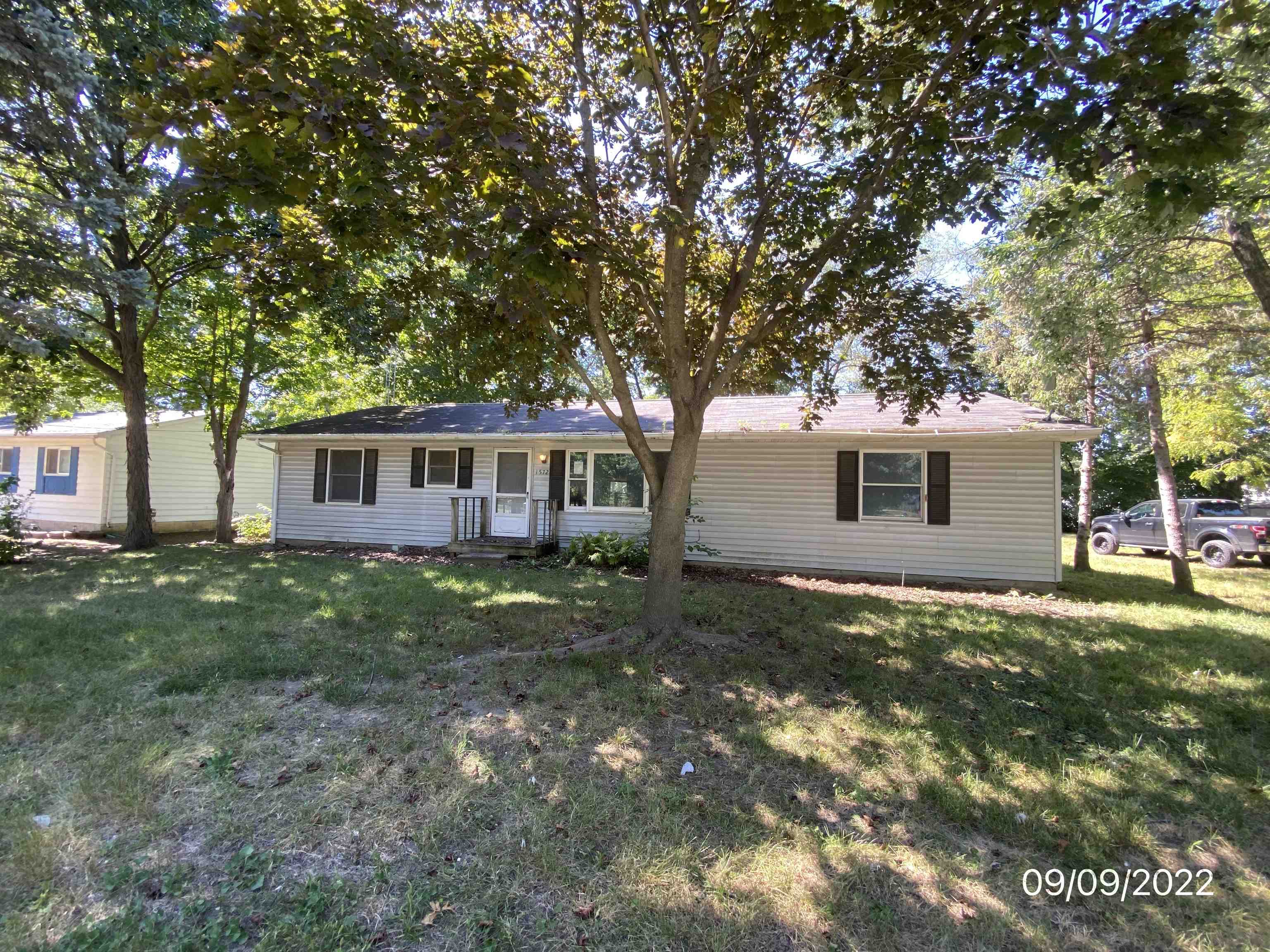 1572 Eberly Road Flint, MI 48532 - Photo 1 of 31