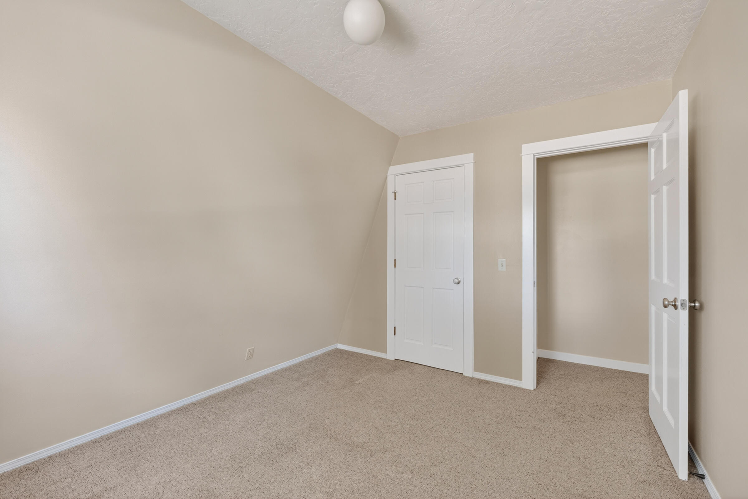 60596 Springtree Court Bend, OR 97702 - Photo 29 of 41 103_Springtree_Pro Property Photos_Bend