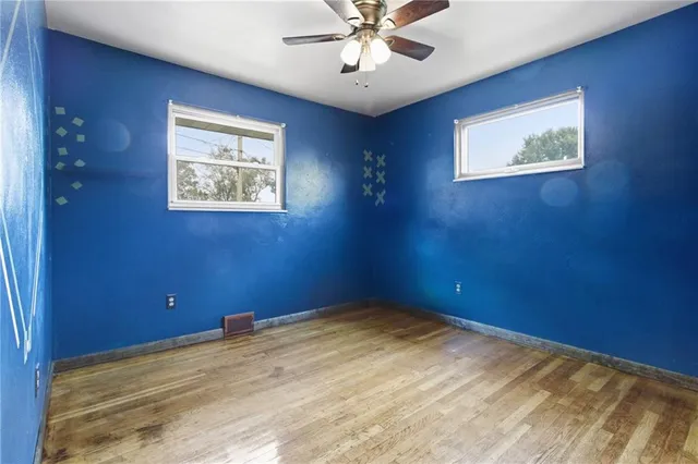 a view of empty room with window