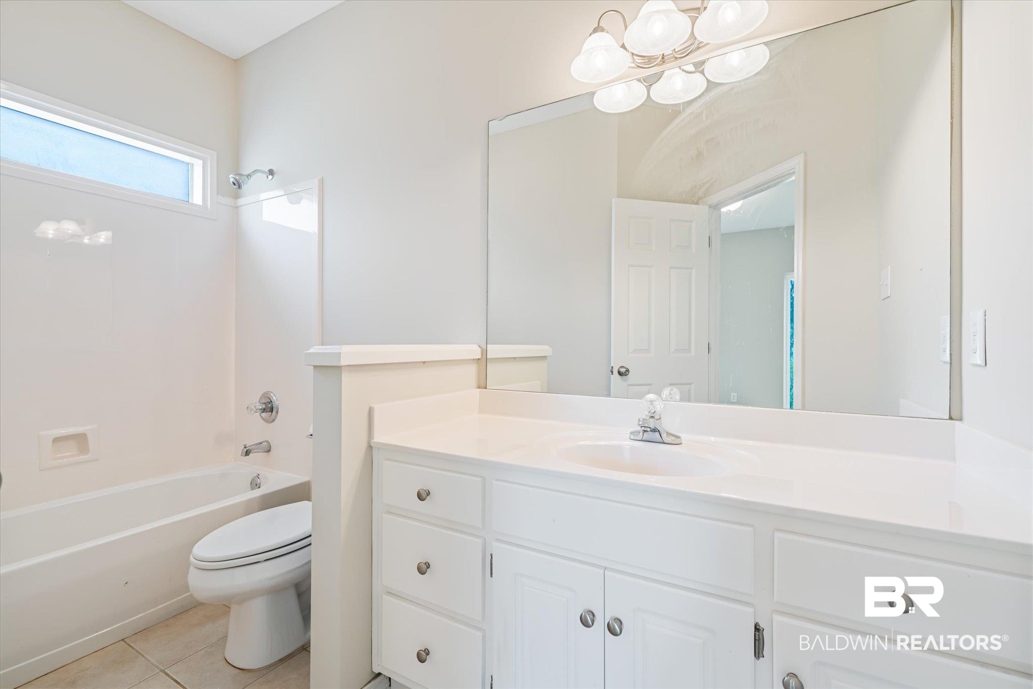 8809 Parliament Circle Daphne, AL 36526 - Photo 16 of 44 Bathroom 2