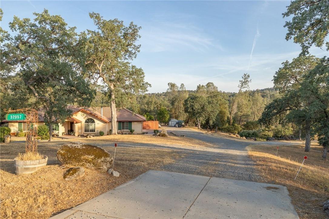 32057 River Knolls Road Coarsegold, CA 93614 - Photo 53 of 73 a view of a city floor and trees