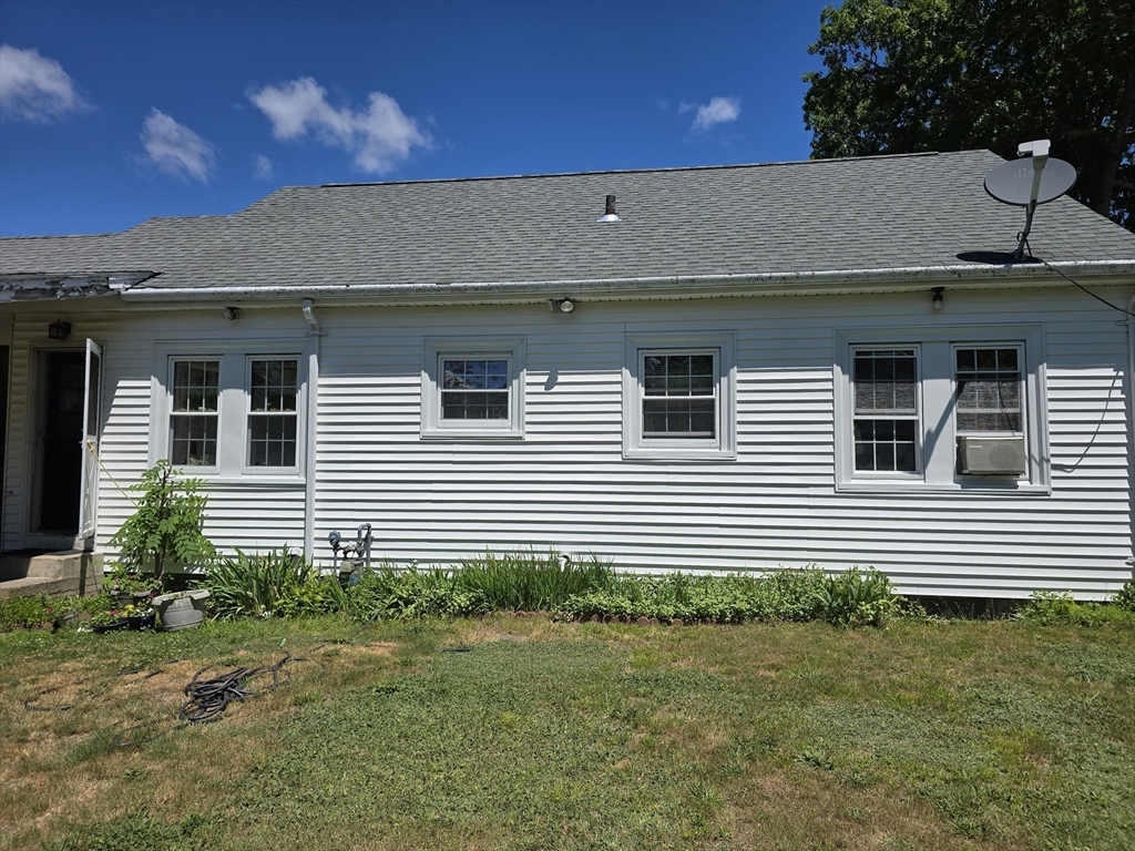 26 Edwin Street Randolph, MA 02368 - Photo 4 of 13