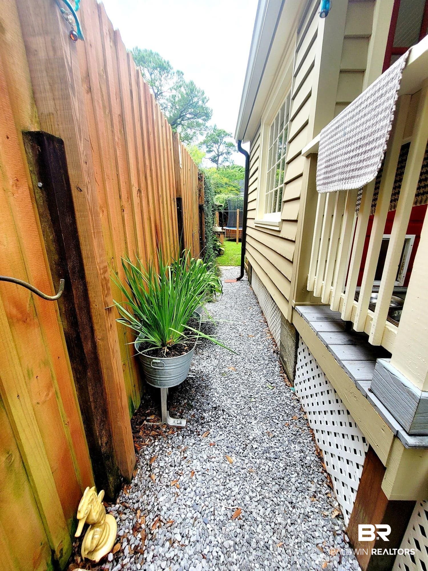 2005 Emogene Street Mobile, AL 36606 - Photo 21 of 32