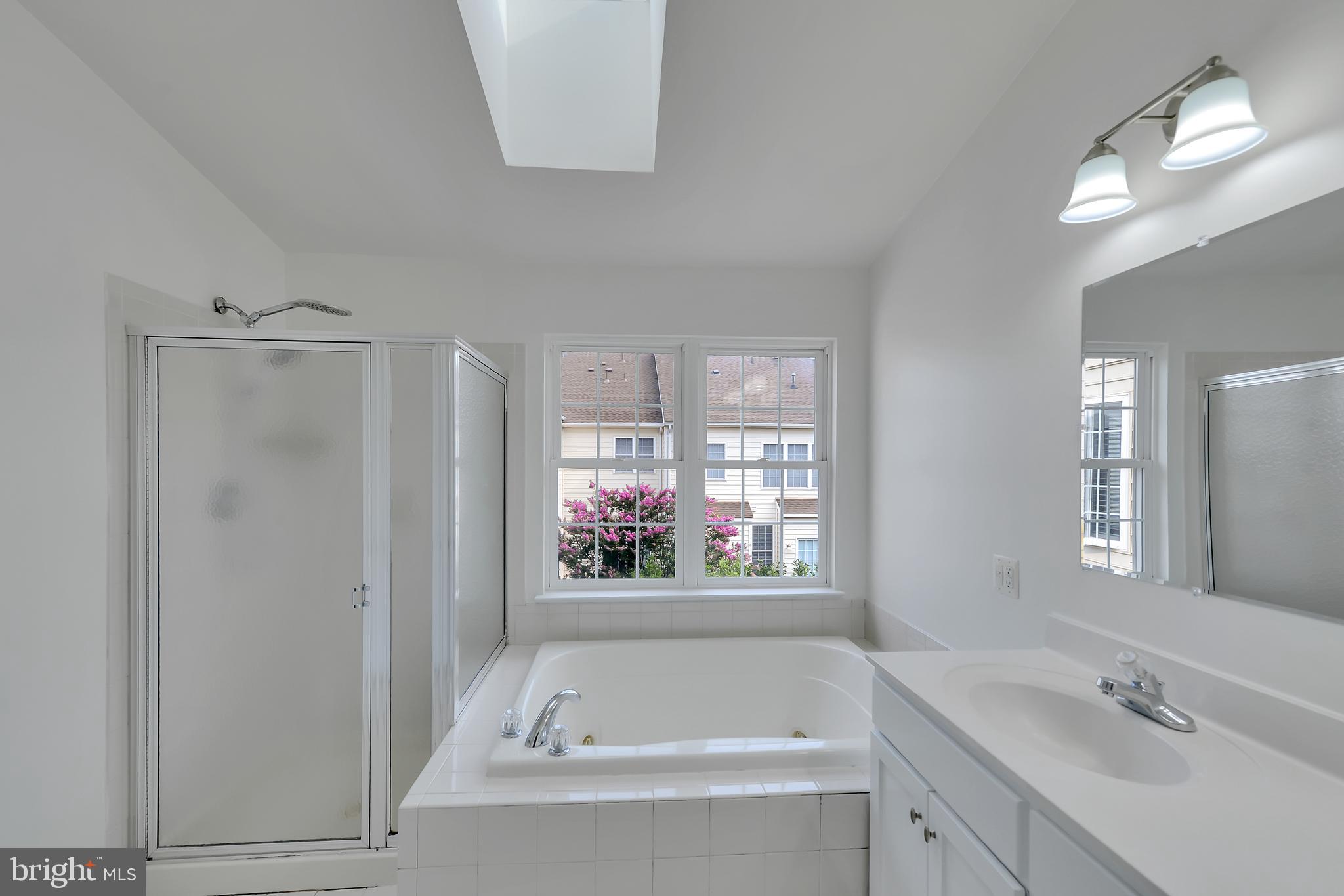 42704 Sandman Terrace South Riding, VA 20152 - Photo 26 of 47 Main bedrooms full bathroom