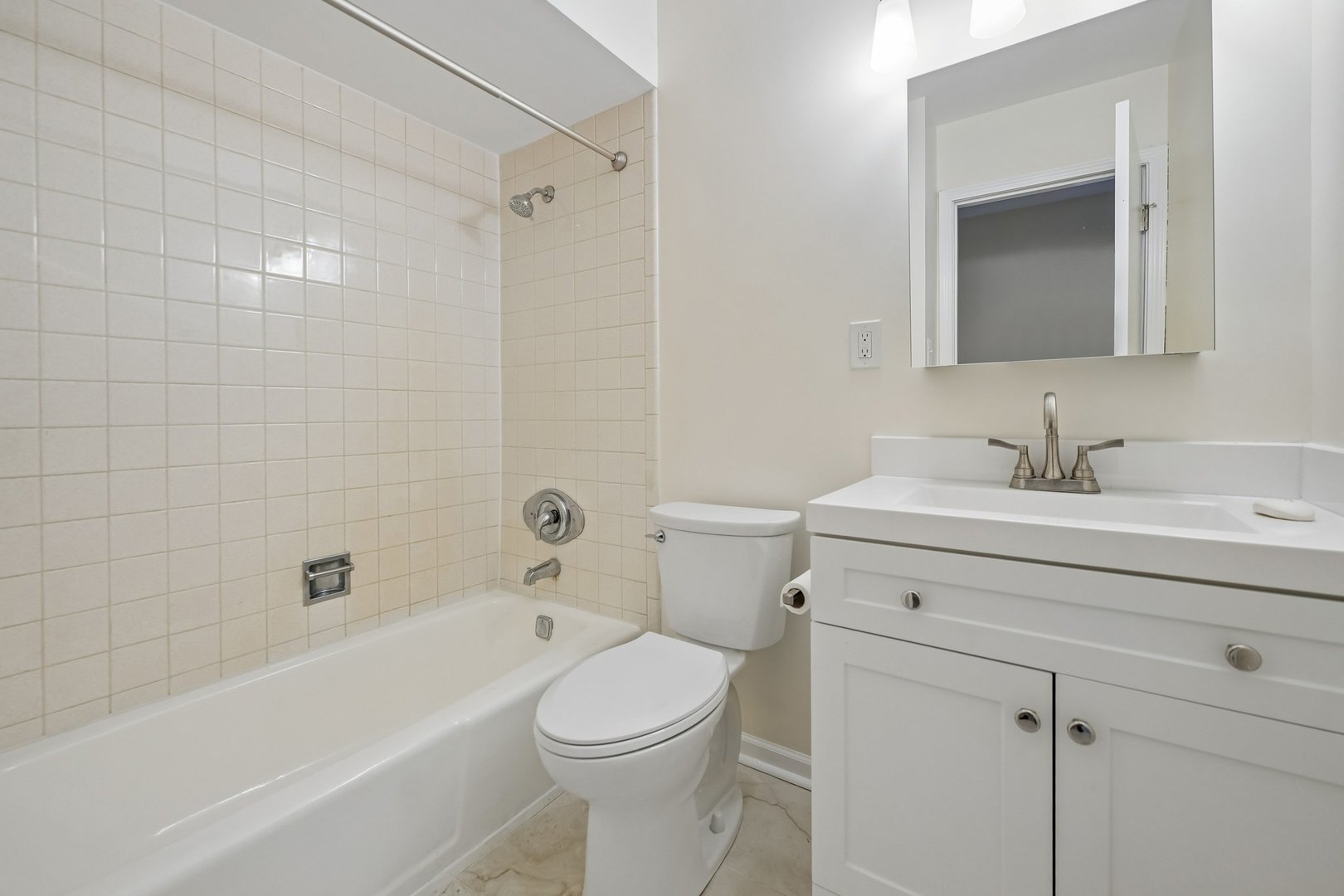5112 Main Street Lisle, IL 60532 - Photo 6 of 23