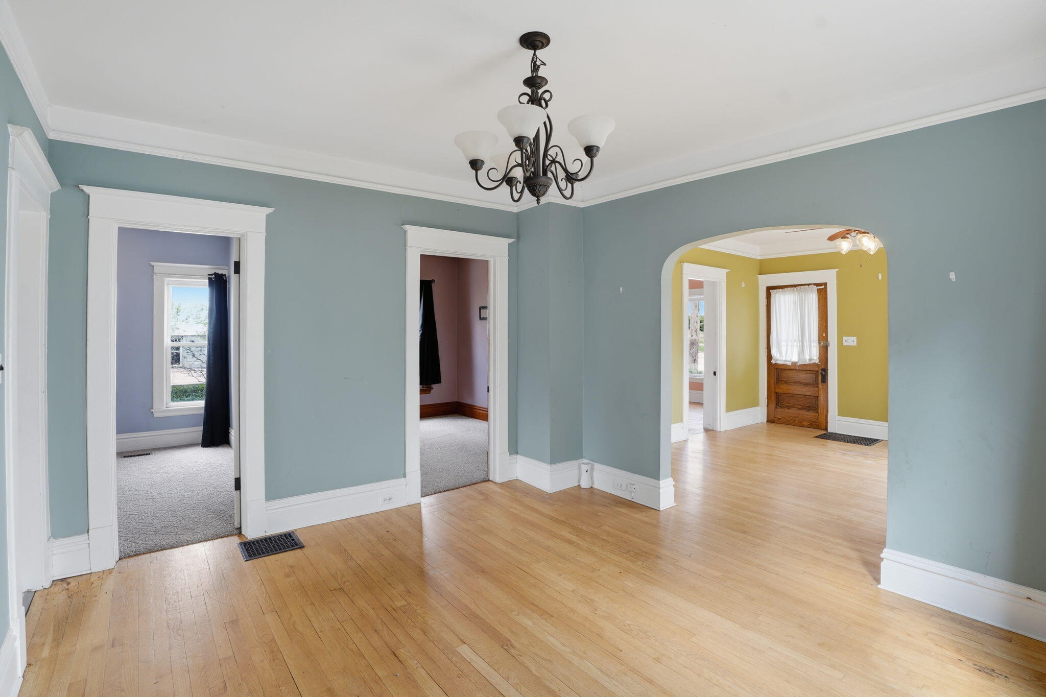 531 Eastern Avenue Northeast Grand Rapids, MI 49503 - Photo 3 of 17 Lower Unit Dining