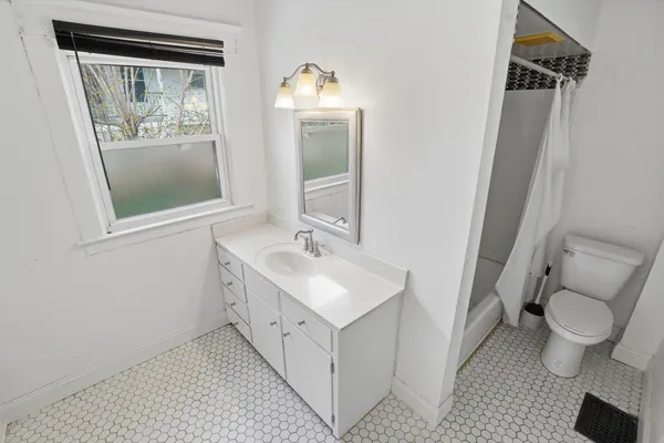 $389,000 | 531 Eastern Avenue Northeast, Grand Rapids, MI 49503