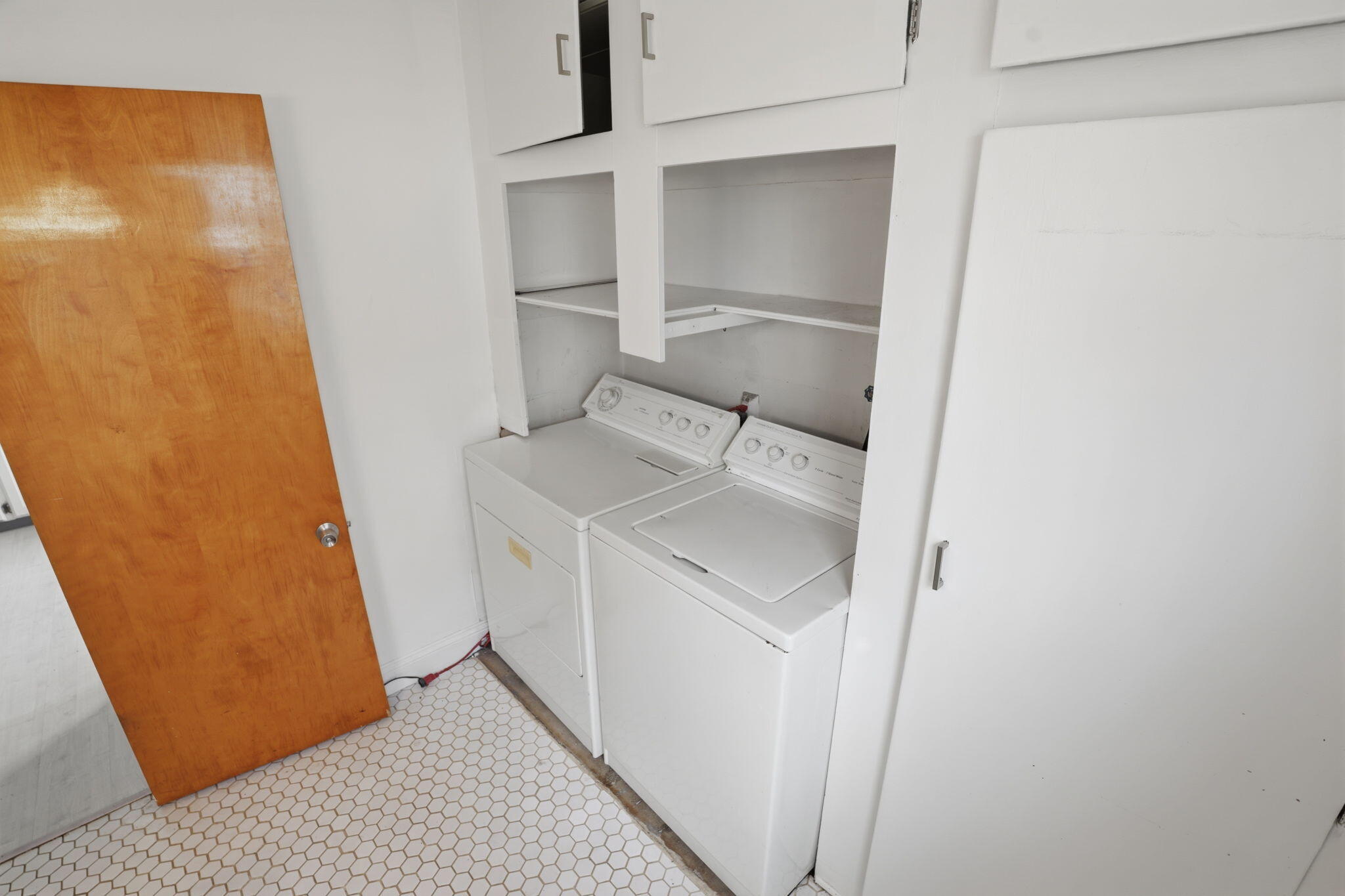 531 Eastern Avenue Northeast Grand Rapids, MI 49503 - Photo 6 of 17 Lower Laundry in Bath