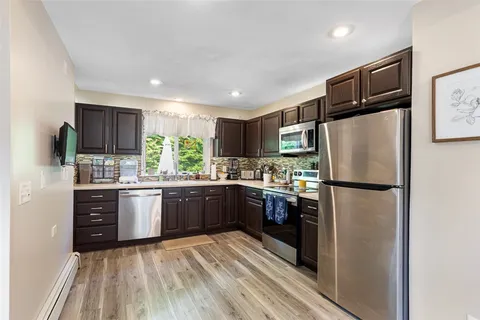 $399,000 | 109 Pinegrove Avenue, Warwick, RI 02889