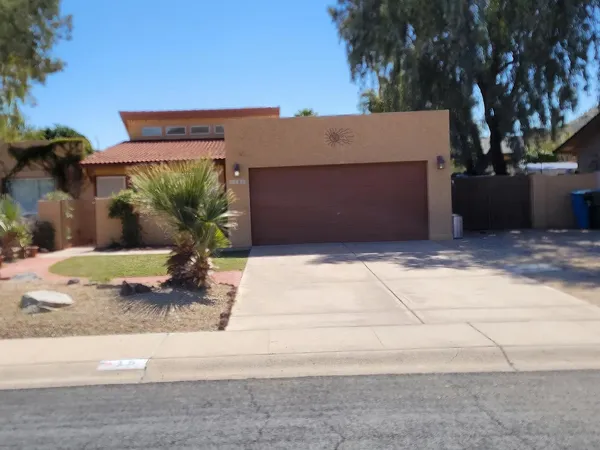 $3,200 | 15 East Willow Avenue, Phoenix, AZ 85022