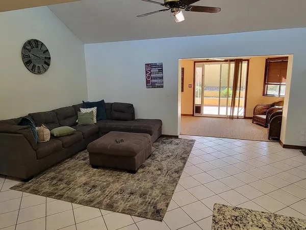 $3,200 | 15 East Willow Avenue, Phoenix, AZ 85022