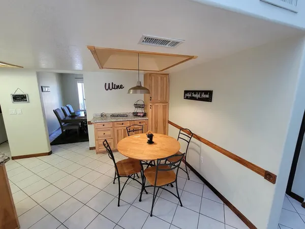 $3,200 | 15 East Willow Avenue, Phoenix, AZ 85022