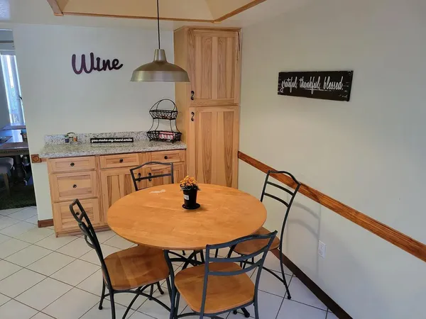 $3,200 | 15 East Willow Avenue, Phoenix, AZ 85022