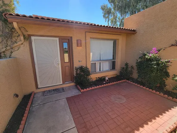 $3,200 | 15 East Willow Avenue, Phoenix, AZ 85022