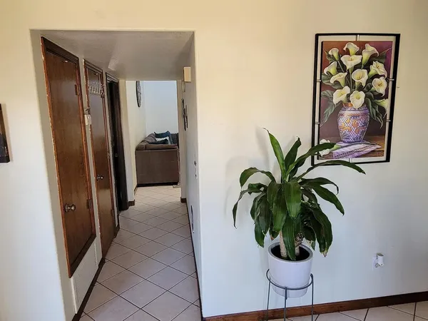 $3,200 | 15 East Willow Avenue, Phoenix, AZ 85022