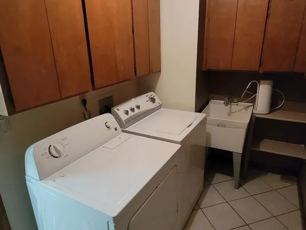 $3,200 | 15 East Willow Avenue, Phoenix, AZ 85022