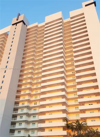 $3,300 | 14951 Royal Oaks Lane, Unit 1105, North Miami, FL 33181