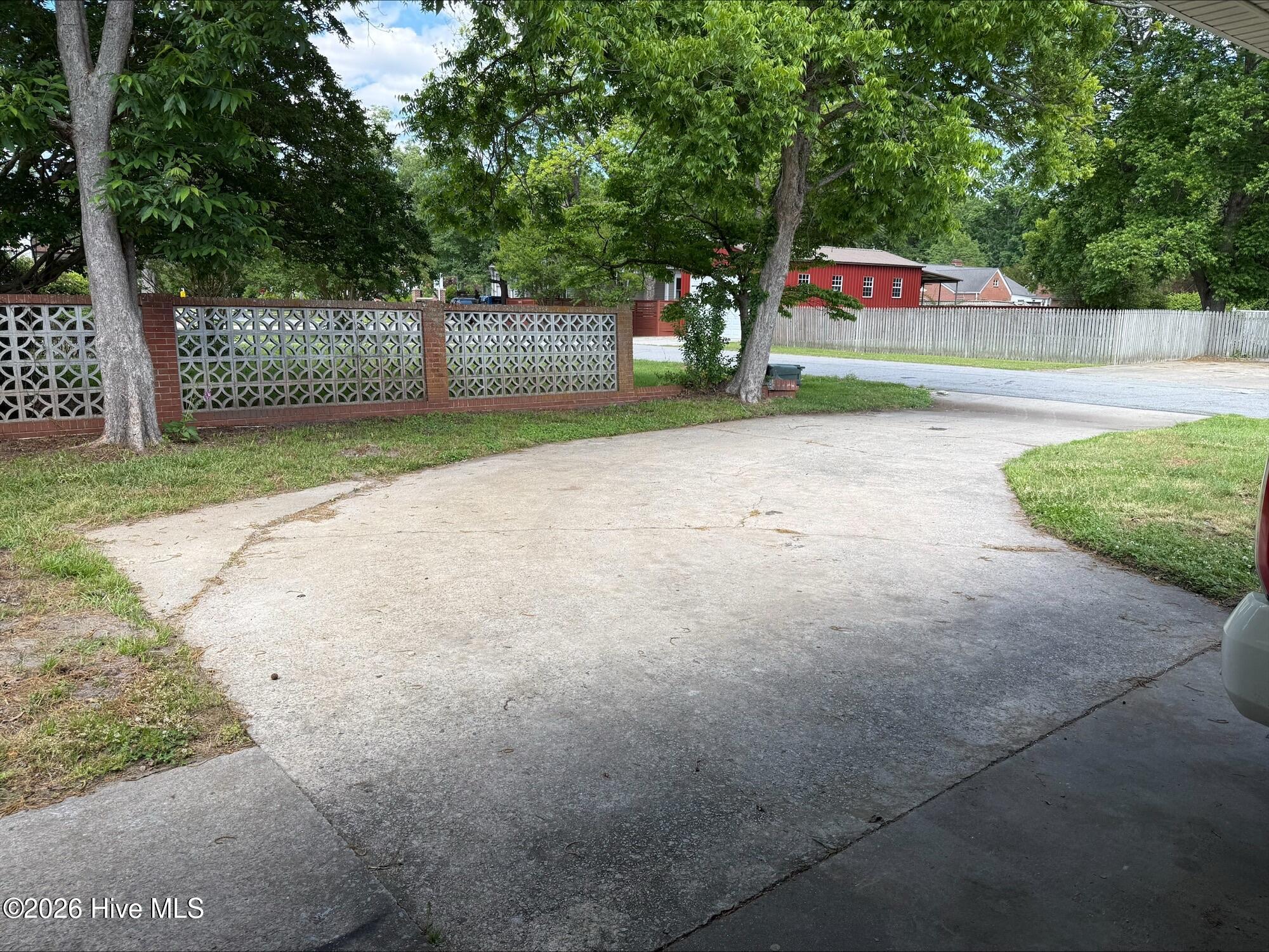 219 Fourth Street Ayden, NC 28513 - Photo 3 of 18 219 Fourth St